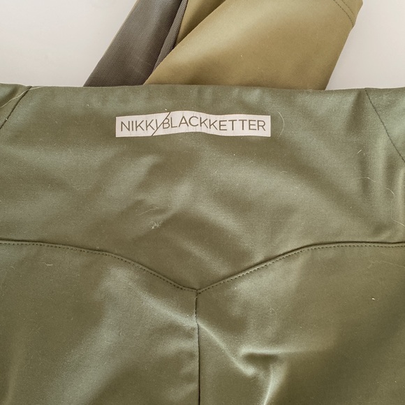 Gymshark- nikki blacketter edition- size M - Picture 2 of 2